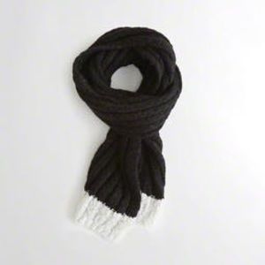 HOLLISTER Ribbed scarf